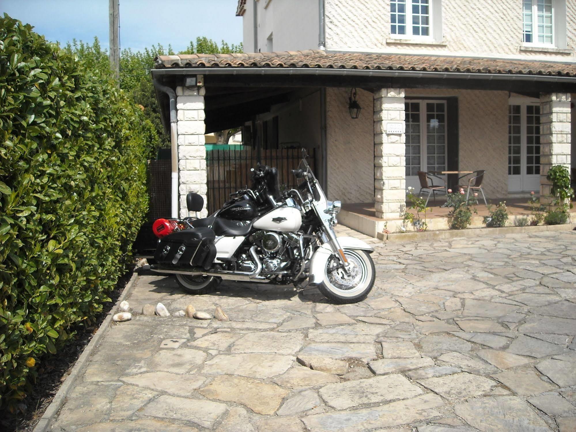 Ecusson 酒店