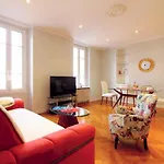 Heart Of The Center Superb Flat 50 Meters From The Sea