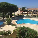 Apartment With Pool Near Beach