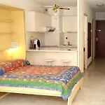 Studio/Quartier Residentiel/Piscine/Plages A 5Min A Pied