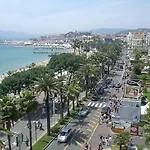 Le Corsaire Place De L'Etang