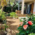 Ecrin De Verdure Sur Le Lavandou - Classement Tourisme 3 Etoiles