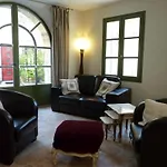 Maison De Charme Uzes, Parking Prive