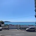 A L 'Oree De L O 2