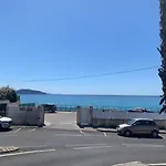 A L 'Oree De L O 2