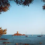 Plage A 200 Metres. Vue Mer Et Esterel ! Renove