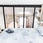 Au Coeur Du Vieil Antibes Et A 2 Pas De La Mer...
