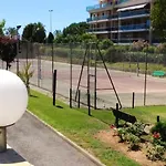 Studio Accueillant A Saint Laurent Du Var 25 M² Piscine