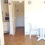 Appartement Cosy A Cavalaire Sur Mer De 40 M² Avec Vue Jardins Et Ville