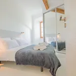 Sunlight Properties - Bo - Hyper Central, Balcony, 5 Mins To The Beach