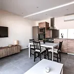 Appartement 2 Pieces Balcon Et Parking Proche Centre 3