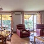 Bright 3 Apartment Near The Sea With Balcony