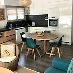 Salvy 2 Bedrooms Near The Beach 300 Meters