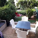 T2, Jardin, Veranda Chambre, Climatisation, Parking Privatif, Proche A Pied Centre, Plage, Gare, Pour 3 Adultes Ou 2 Adultes Avec 2 Enfants