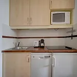 Immogroom - 2 Rooms - Renovated - Pool - Air Conditioning - Parking -