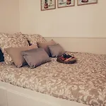 Magnifique Studio Centre Ville Toulon - Spacieux Climatisation Calme Rare Pas De Parking Prive Stationnement Gratuit Dans La Rue