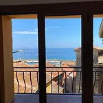Vieux Chateau, Vue Mer