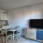 Joli F2 46M2 Menton Centre, Balcon,Parking