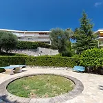 Sea View Park Swimming Pool & Tennis 2 Bdrs
