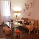 Beautiful Old Town Home - 2 Bedrooms Apartment