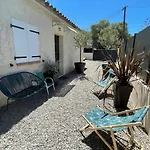 Petite Villa Familiale Dans Quartier Residentiel - Villa Les Muriers