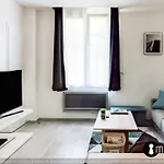Hyper Central Studio 2 Minutes Walk From 