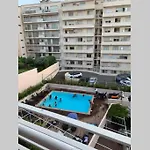 Cannes Suquet Plage Piscine Felibrige