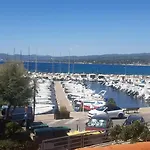 Petit Coin De Paradis Au Soleil Pres De La Mer