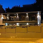 Rez De Villa De Charme-Piscine-3 Chambres 6 Pers