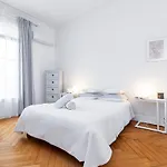 Feel Home - Grimaldi