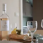 Casa Del Mar - Beautiful Two Bedroom Penthouse Apartment