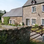 Gite Saint-Broladre, 2 Pieces, 3 Personnes - Fr-1-538-131