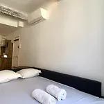 Atypical 1 Bedroom Appartment In Rue Fourmilliere