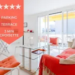 Luxurious 2-Room Apartment In Palm Beach