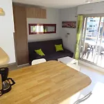 Studio Spacieux Proche Plage. Wi-Fi, Climatisation