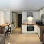 Tres Beau Studio Avec Terrasse, Situe A 100M Des Plages De Juans Les Pins