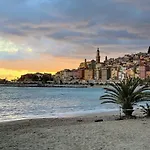 Regina Sur La Plage