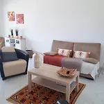 Confortable 3 Pieces Clim Box Inclus Centre Ville Plage Proche Saint Tropez