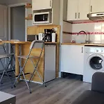 Studio Spacieux Proche Plage. Wi-Fi, Climatisation