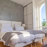 Close Croisette-Modern-A/C-Congress-Beaches
