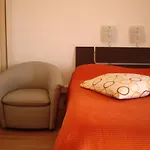 Appartement Moderne A Antibes 50 M² Vue Sur Jardin