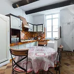 L'Oustaria 3 Bedrooms Apartment, Old Town