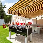 High Standing! 200M2 Private Garden Jacuzzi Sun Bed & Interior Spa