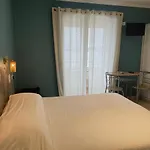 Au Tapis De Sable