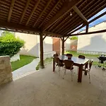 Maison De Campagne, Piscine En Bordure De Riviere