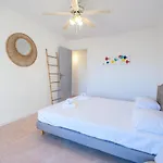 2Br Apartment 100M From Beaches Terrace & Parking