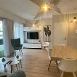 Reine Marie :Top Floor Carre D'Or Avec Acces Direct A La Mer