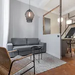 Charming 2 Bdr Old Town