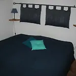 Appartement De Charme Wi-Fi ,Clim, Garage Jardin Prives, Piscine Environnement Arbore