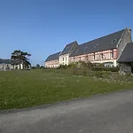 Tasteful Apartment In Comes With Terrace